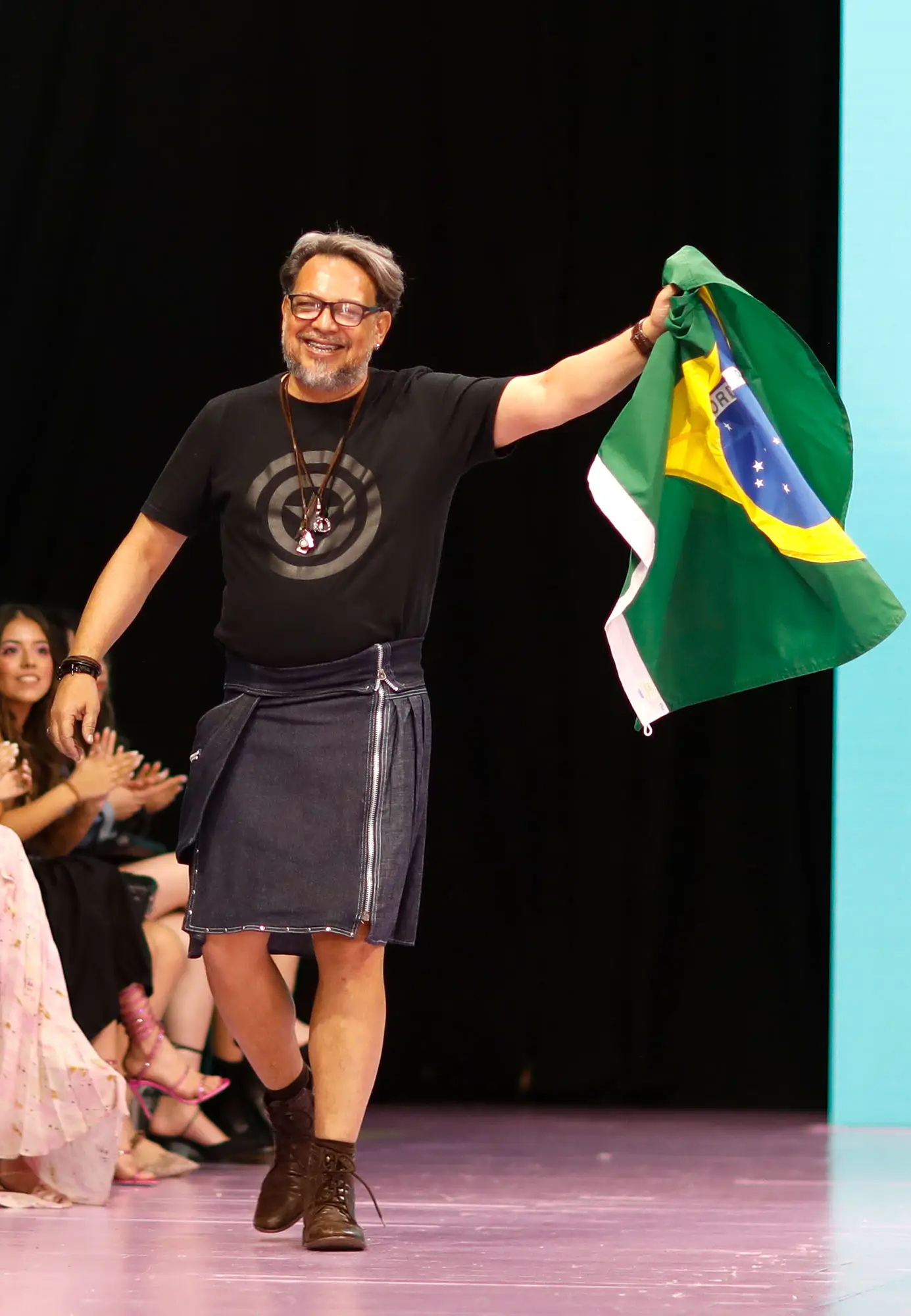 Urbano Junior, alta-costura e criação sob medida